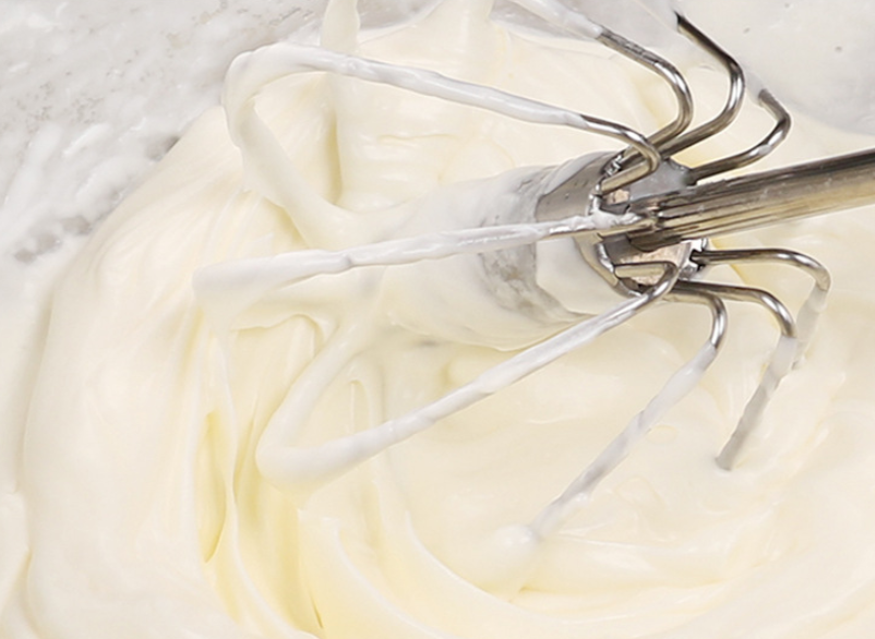 Stainless Steel Creative Semi-Automatic Egg Beater