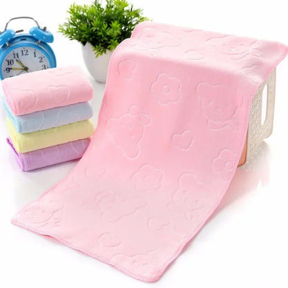 Quick Drying Dog and Cat Towels Soft Fiber Towels Absorbent Bath Towel Pet Bathrobe Convenient Cleaning Towel Pet Supplies