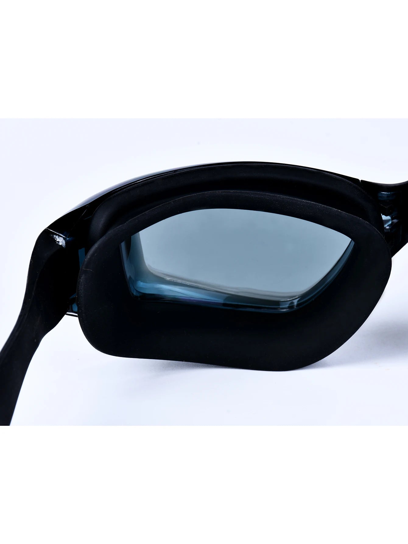 High-Definition Waterproof and Fog-Proof Swimming Goggles for Men and Women