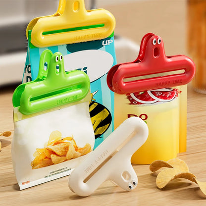 Mini Heat Sealer 2 in 1 Rechargeable HandheldBag Sealer With Cutter Magnet Bag Resealer Machine for Plastic Bags Snack Bags
