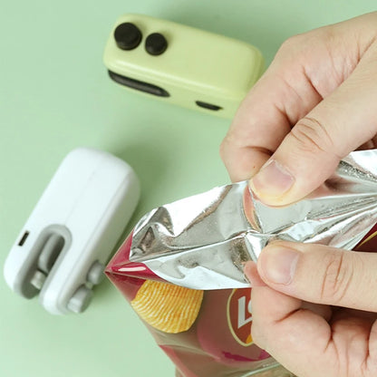 Mini Heat Sealer 2 in 1 Rechargeable HandheldBag Sealer With Cutter Magnet Bag Resealer Machine for Plastic Bags Snack Bags