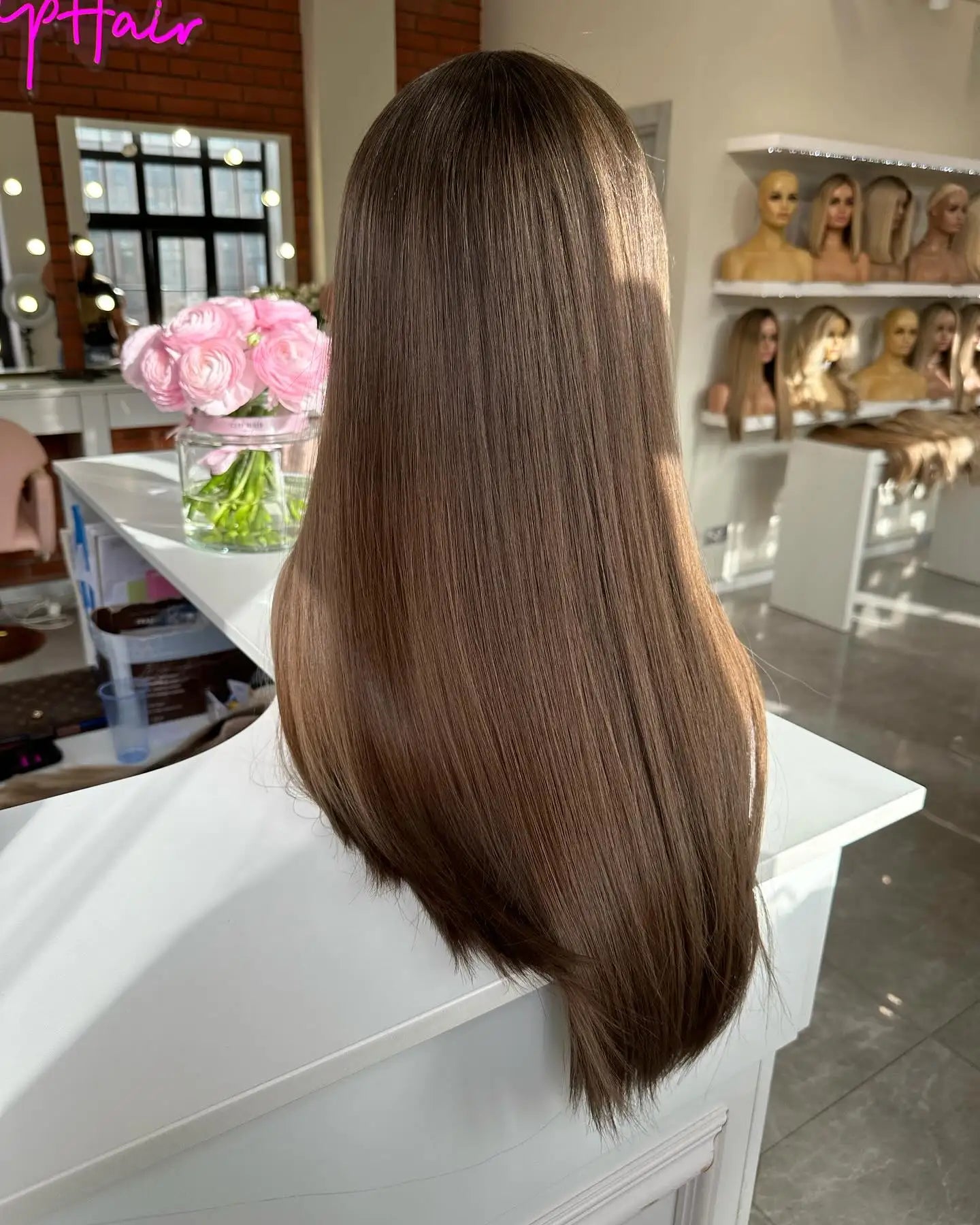 Balayage Mixed Blonde Brown Highlights Long Straight Wig Middle Part 24-Inch Synthetic Fringe Wig Natural Ash Blonde Brown Wig