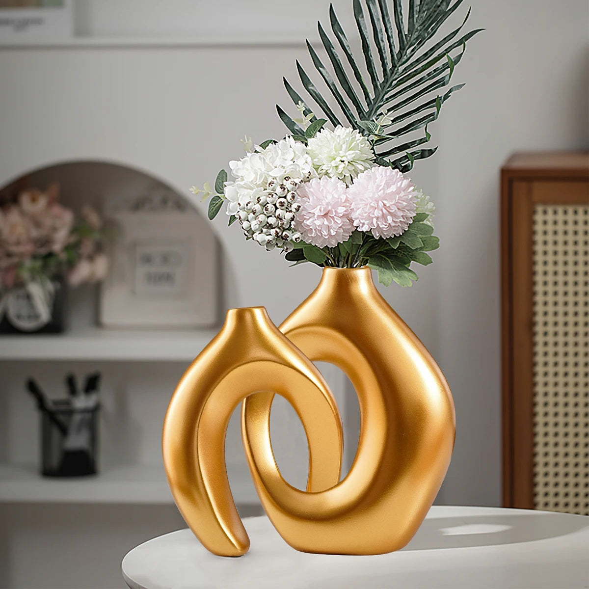 Hollow Nordic Modern  Vase Set of 2 for Modern Home Decor,Plastic imitation ceramic Hollow Flower Vases for Living Room