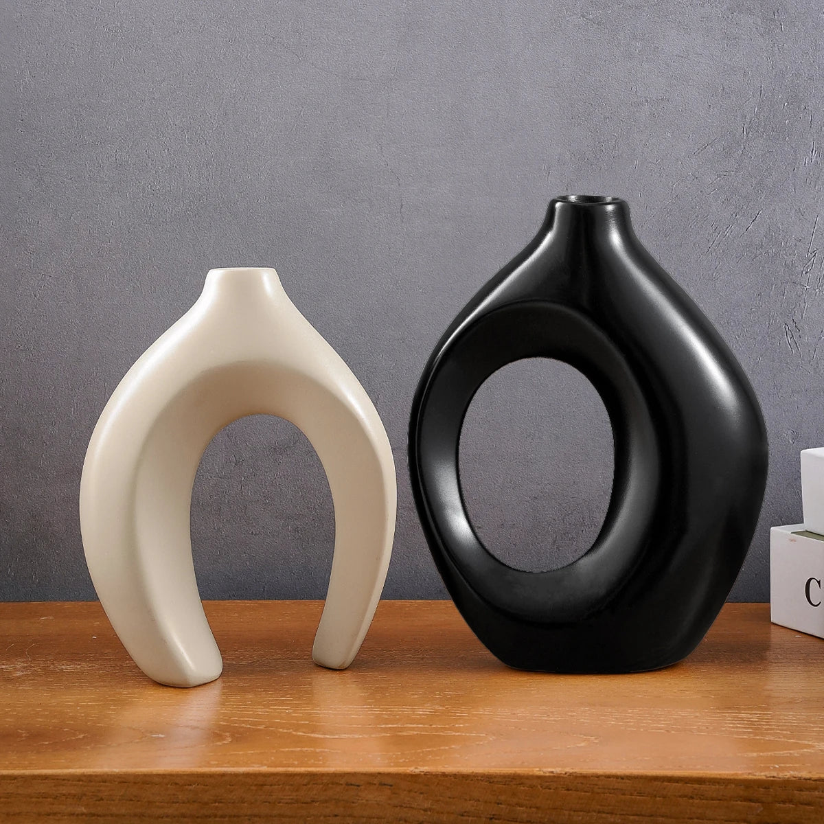 Hollow Nordic Modern  Vase Set of 2 for Modern Home Decor,Plastic imitation ceramic Hollow Flower Vases for Living Room