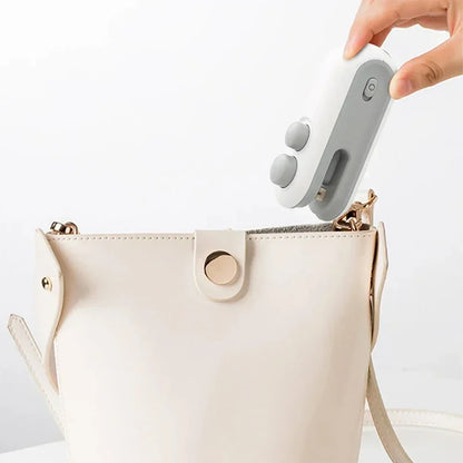 Mini Heat Sealer 2 in 1 Rechargeable HandheldBag Sealer With Cutter Magnet Bag Resealer Machine for Plastic Bags Snack Bags