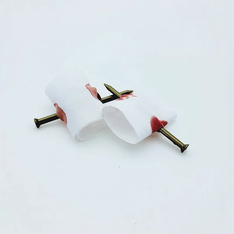 1-5PCS Fake Nail Through Finger Prank Toy Kids Novelty Magic Friend Halloween Scare Trick Joke Toy Practical Fool Jokes Gags